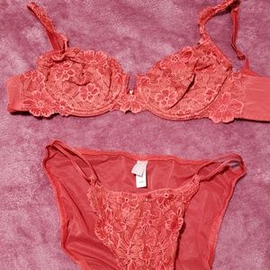 Victoria secret bra and panty set